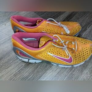 Women's Nike Zoom Dynamic Heel Fit  Orange Size 7 Mesh Running Shoes